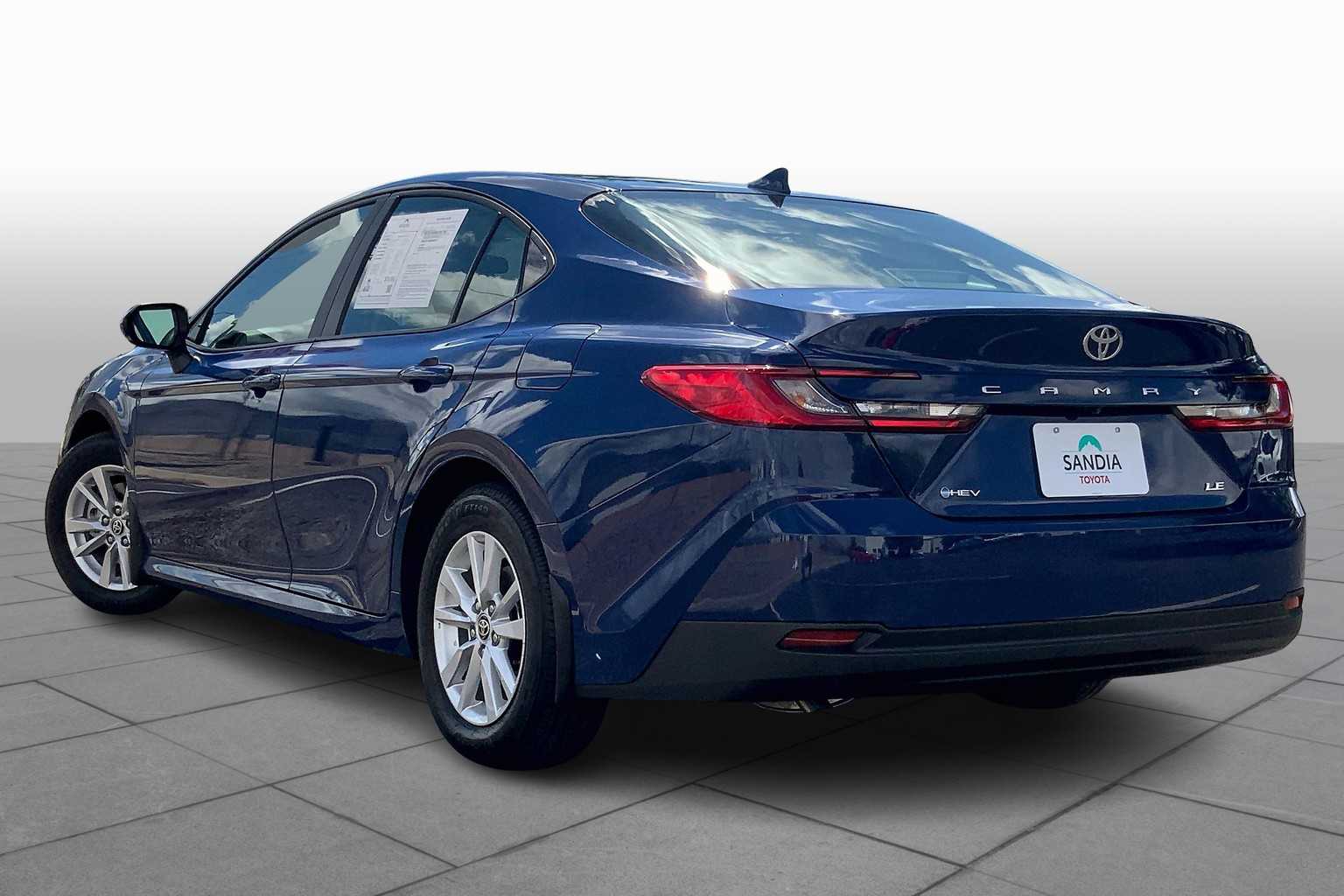 2025 Toyota Camry LE photo 10