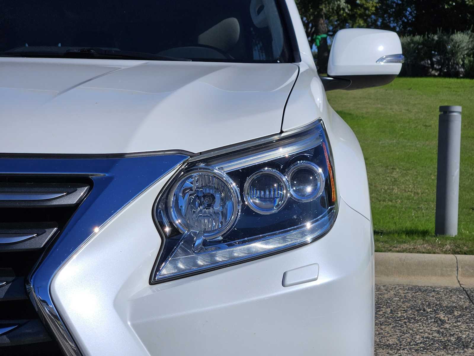 2016 Lexus GX 460 Luxury photo 3