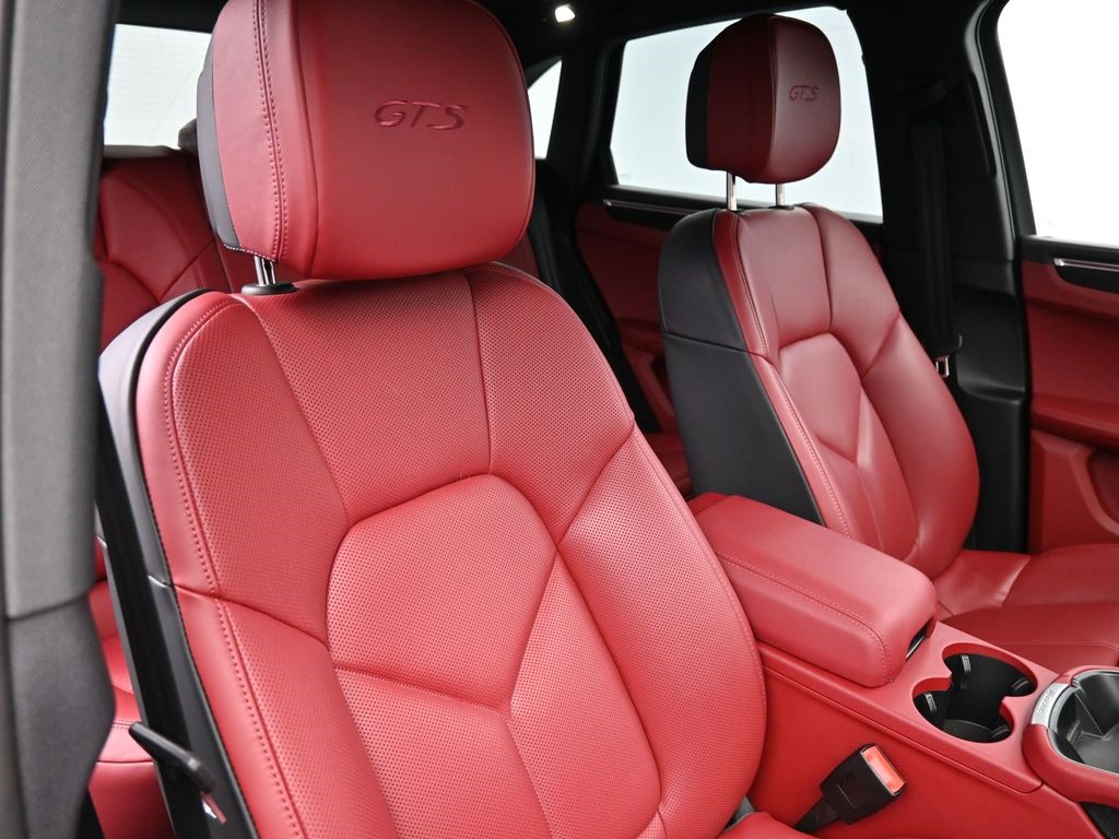 2024 Porsche Macan GTS photo 16