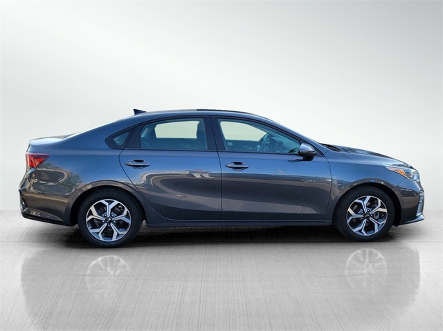 2021 Kia Forte FE LXS photo 2