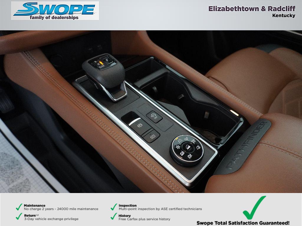 2024 Nissan Pathfinder Platinum photo 11