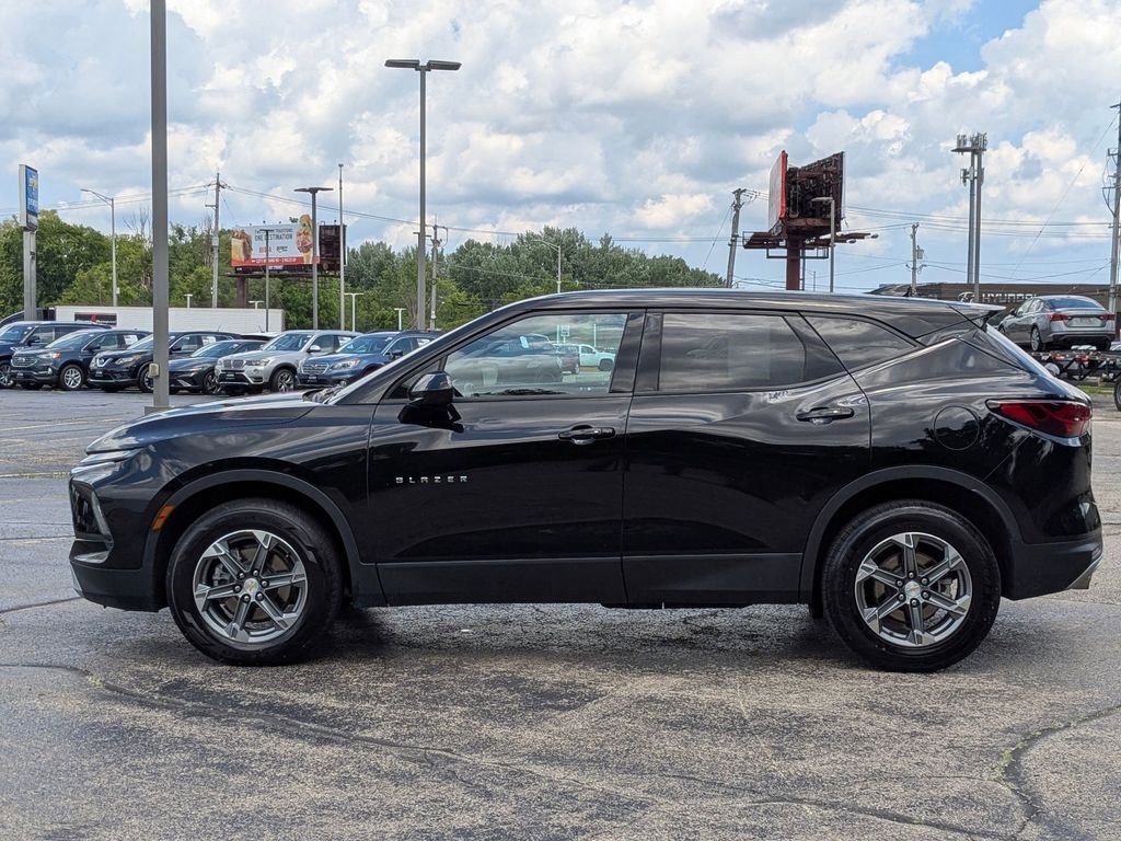 2023 Chevrolet Blazer 2LT photo 2