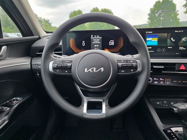 2025 Kia K5 LXS photo 22