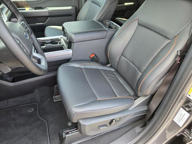 2025 Ford F-350 Lariat photo 23
