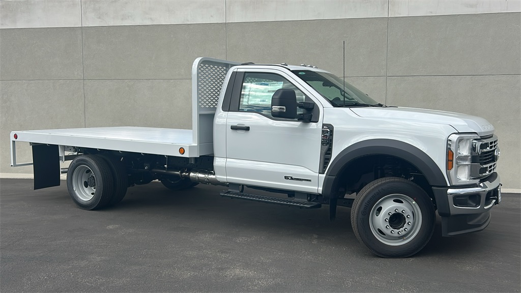2025 Ford F-450 Super Duty Chassis Cab XL's photo