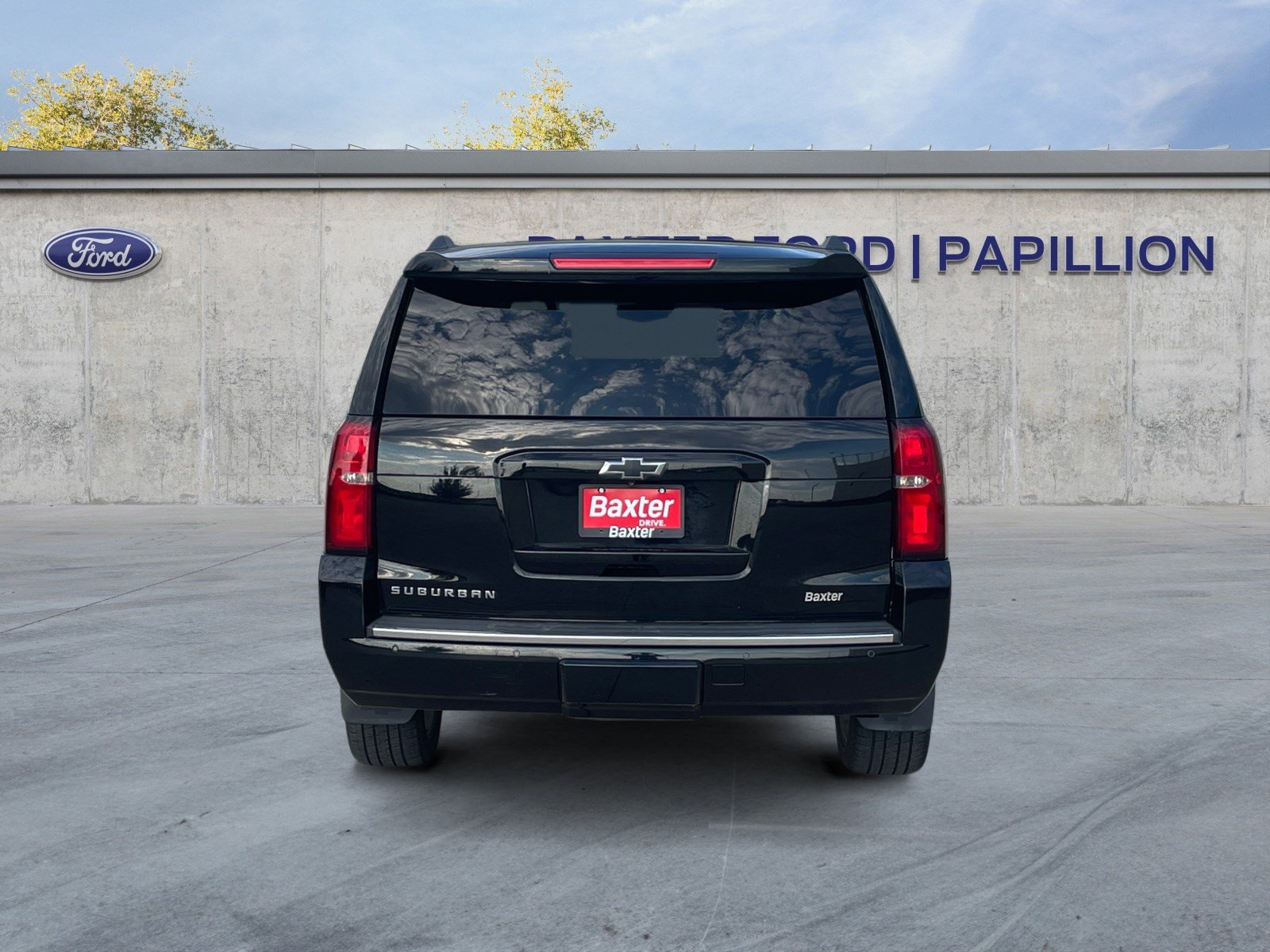 2016 Chevrolet Suburban LTZ photo 4