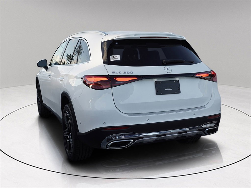 2026 Mercedes Benz GLC 300 photo 4