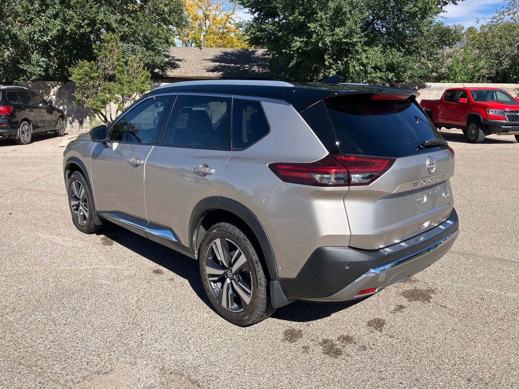 2022 Nissan Rogue Platinum photo 3