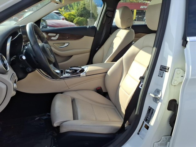 2015 Mercedes Benz C 300 photo 14