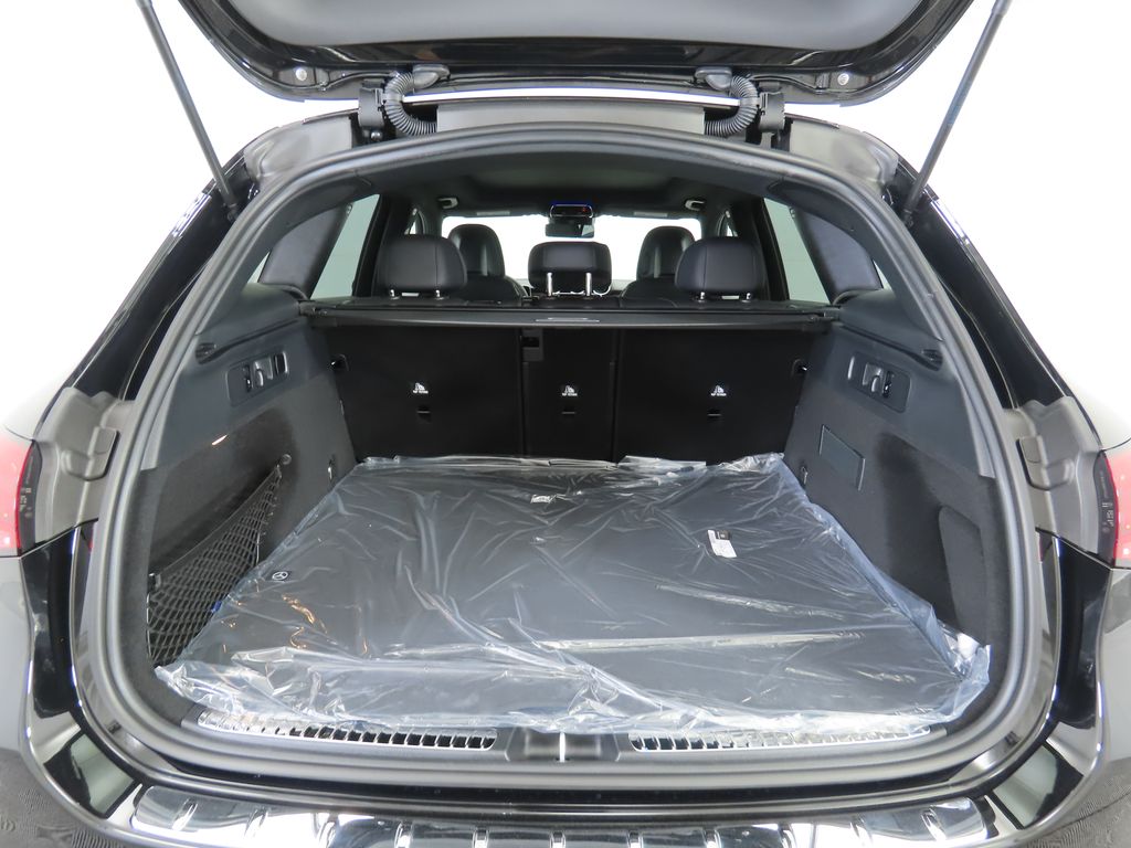 2025 Mercedes Benz GLC 300 photo 26