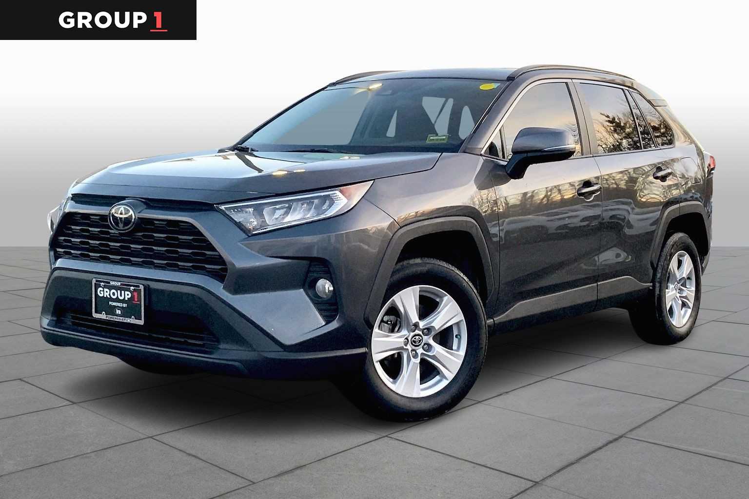 2020 Toyota RAV4 XLE's photo
