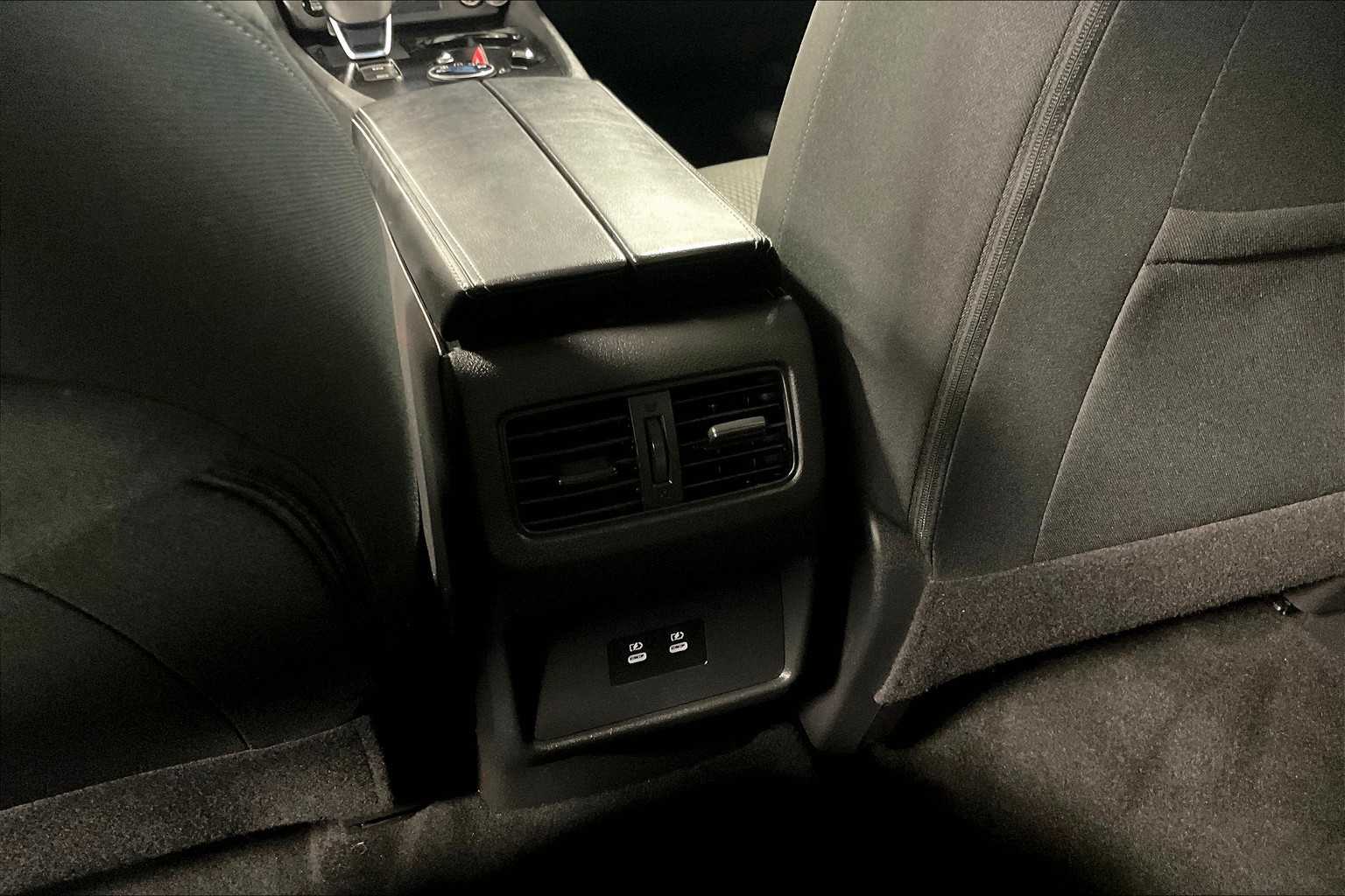 2024 Nissan Rogue SV photo 26