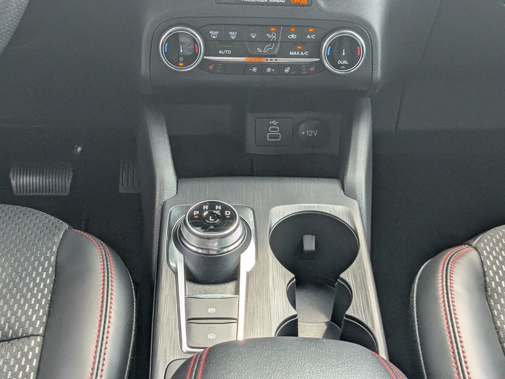2025 Ford Escape ST-Line photo 18
