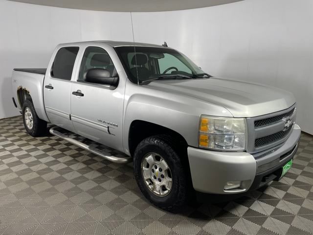 Used 2011 Silver Chevrolet LT image 1