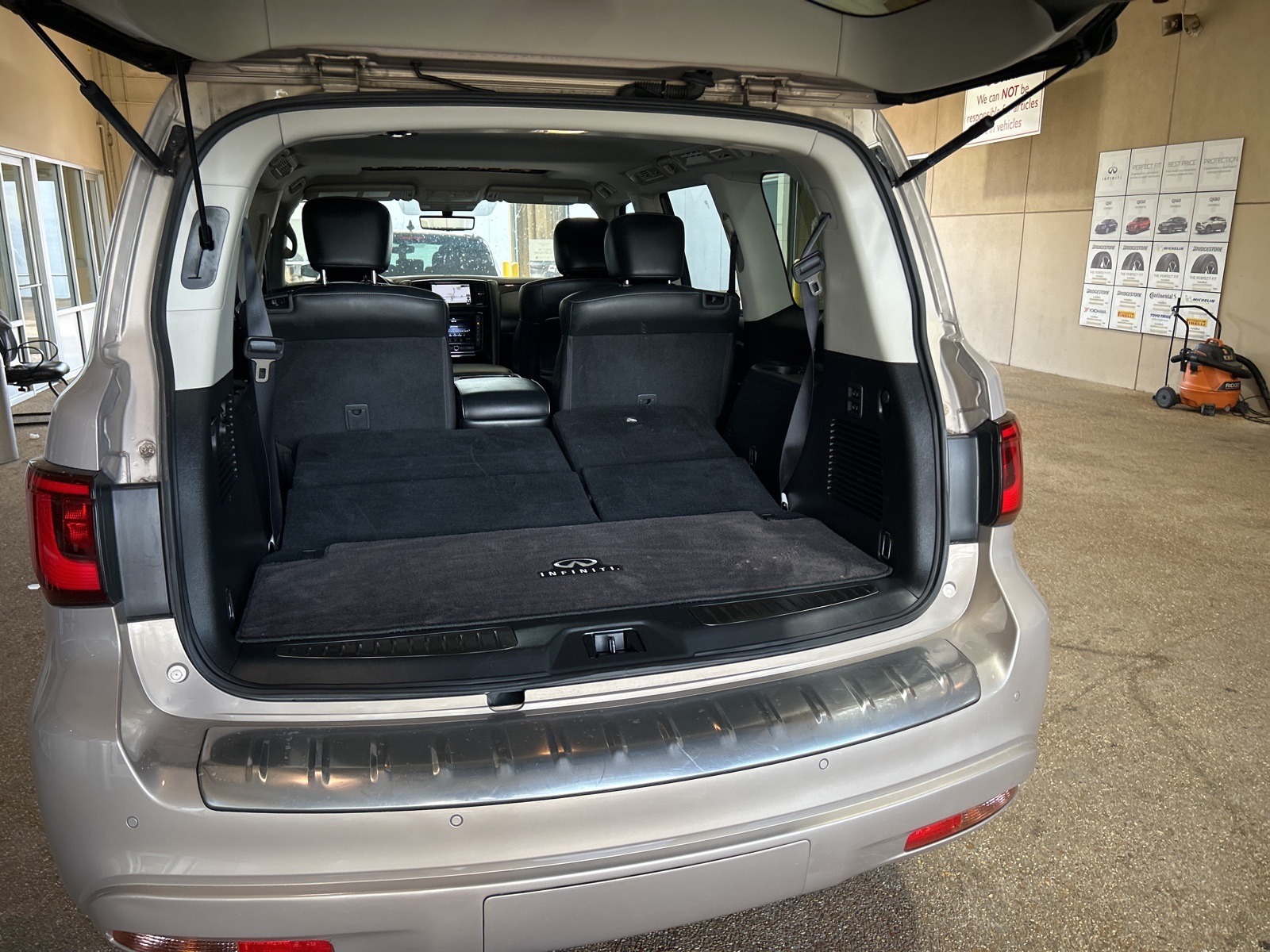 2021 Infiniti QX80 Luxe photo 45