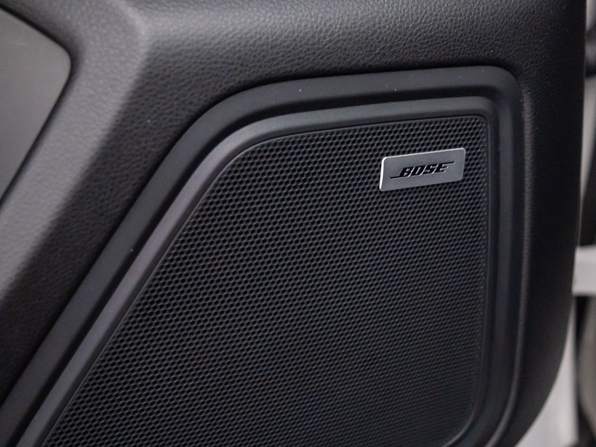 2021 Porsche Macan Base photo 11