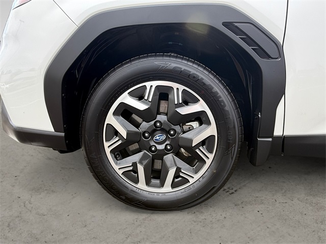 2025 Subaru Forester Base photo 13