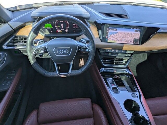 2023 Audi e-tron GT Premium Plus photo 12