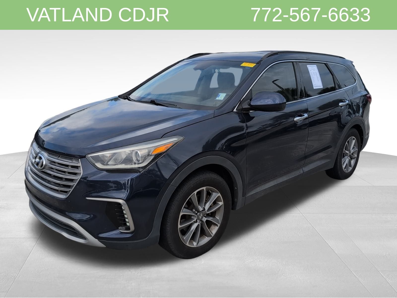2017 Hyundai Santa Fe SE photo 3