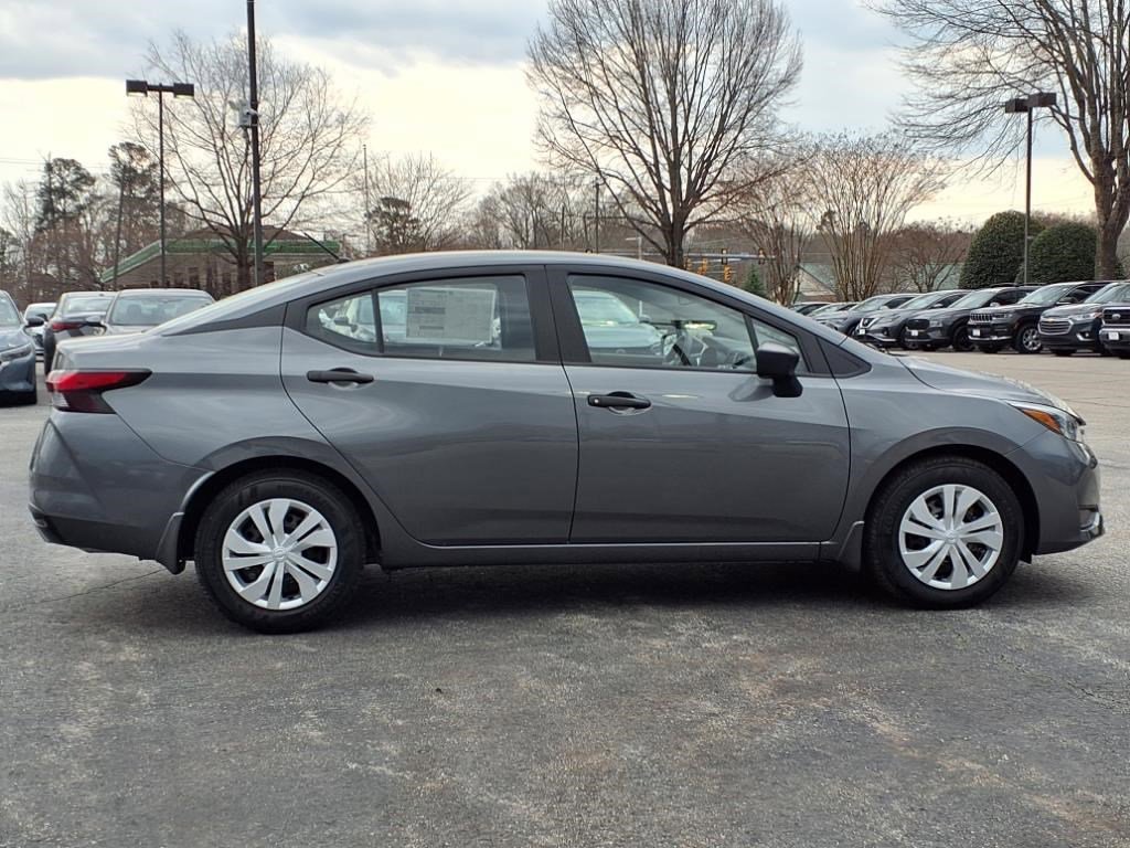 2025 Nissan Versa S photo 4