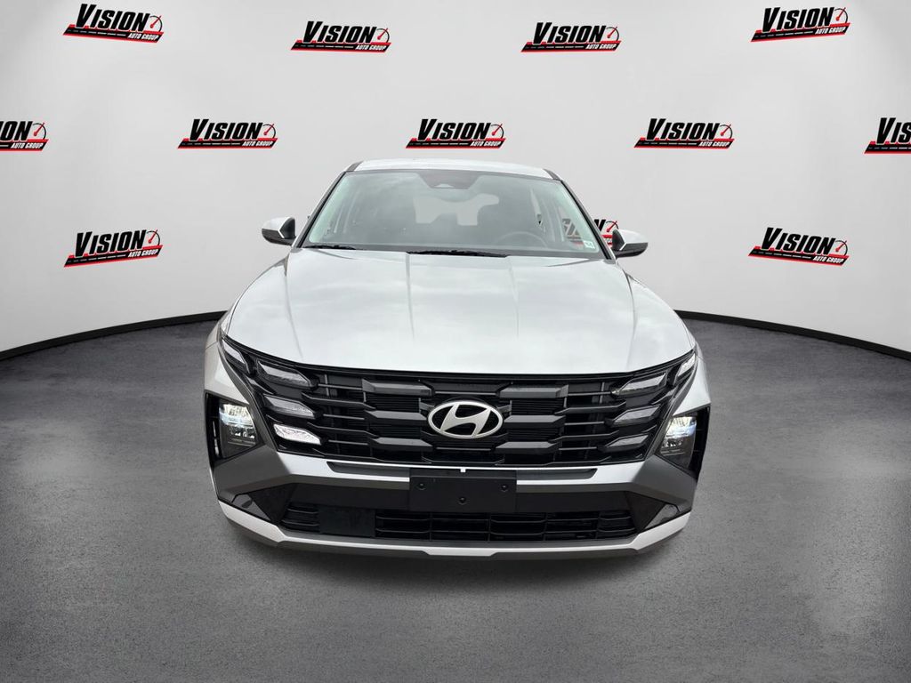 2025 Hyundai Tucson SE photo 2