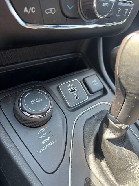 2022 Jeep Cherokee Latitude Lux photo 20