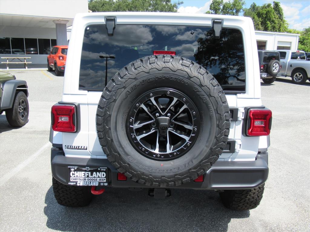 2025 Jeep Wrangler Rubicon photo 5