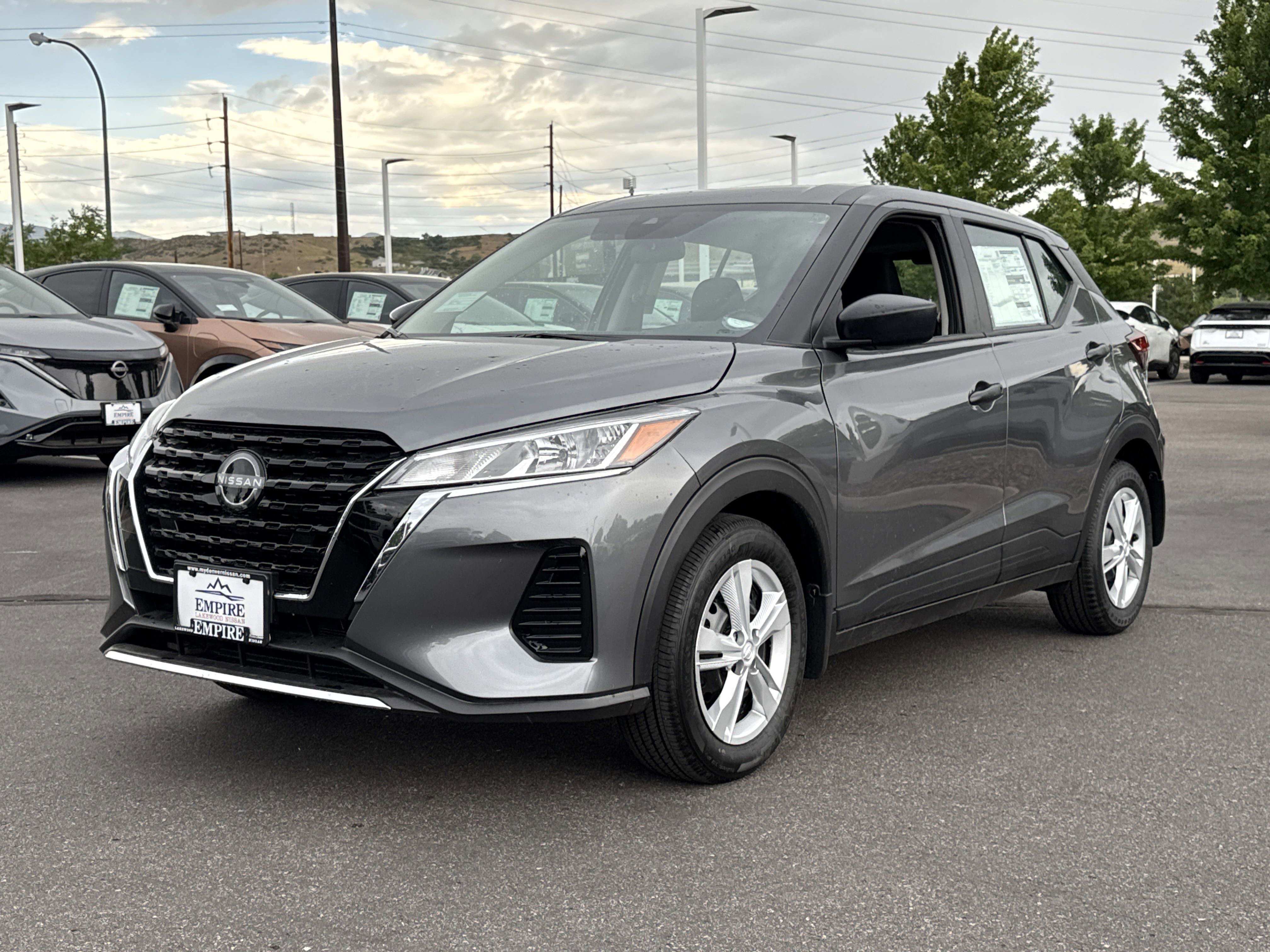 2025 Nissan Kicks Play S photo 3