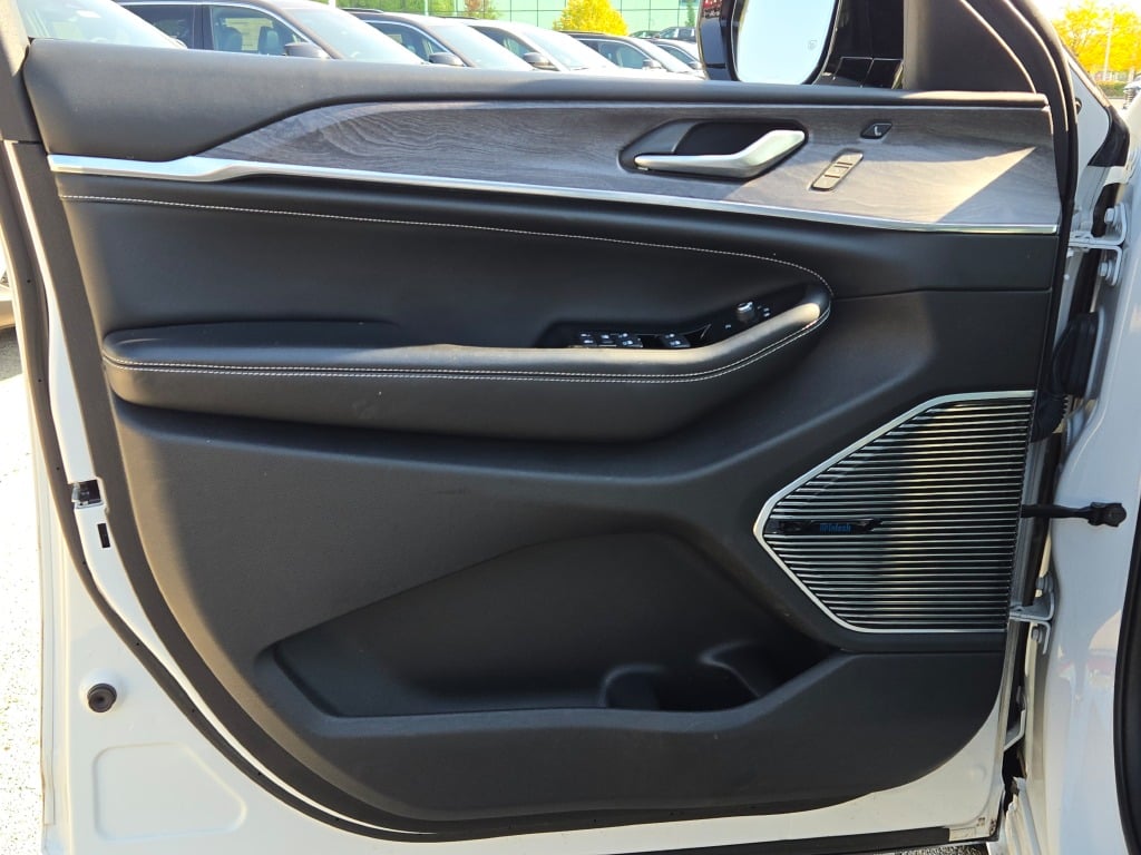 2021 Jeep Grand Cherokee Overland photo 20