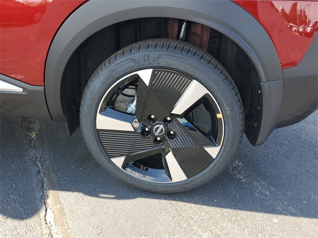 2026 Nissan Kicks SR photo 4