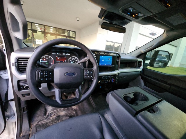 2024 Ford F-350 photo 9