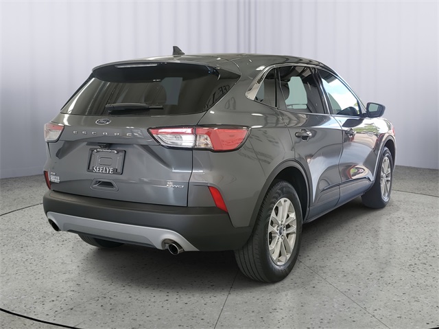 2022 Ford Escape SE photo 3