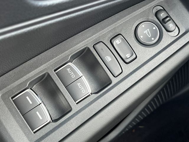 2025 Honda Accord LX photo 17