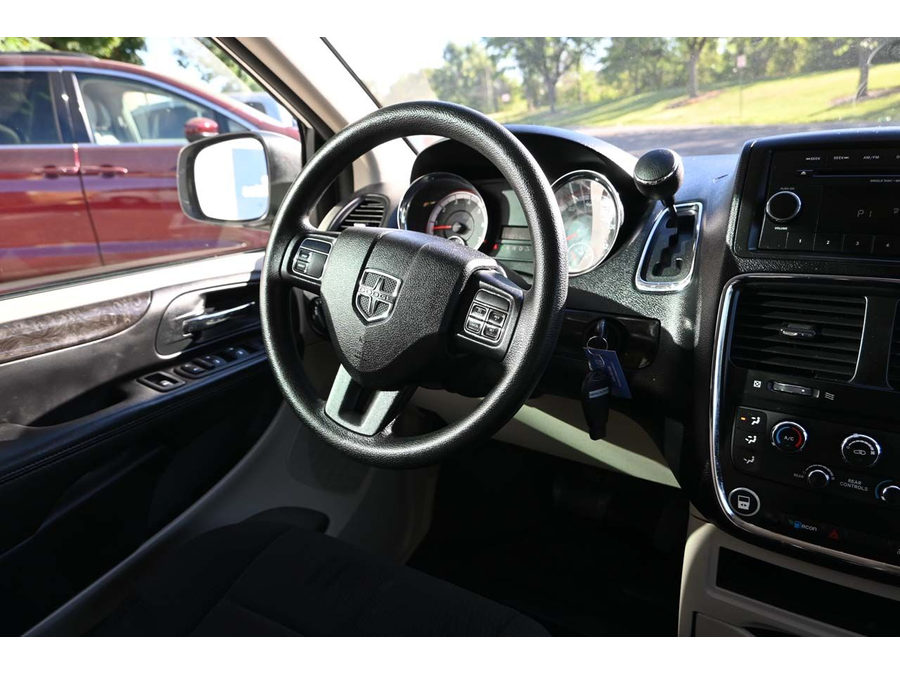2013 Dodge Grand Caravan SXT photo 25