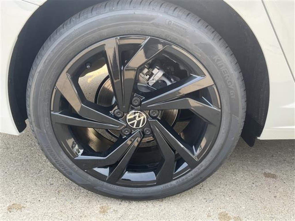 2025 Volkswagen Jetta 1.5T SE photo 3