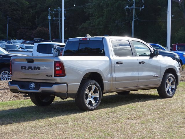 2025 Ram 1500 Tradesman photo 3