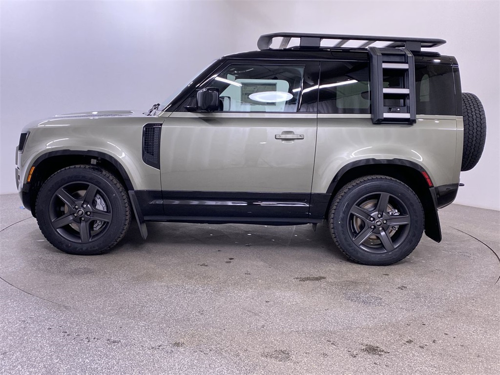 2025 Land Rover Defender X-Dynamic SE photo 2