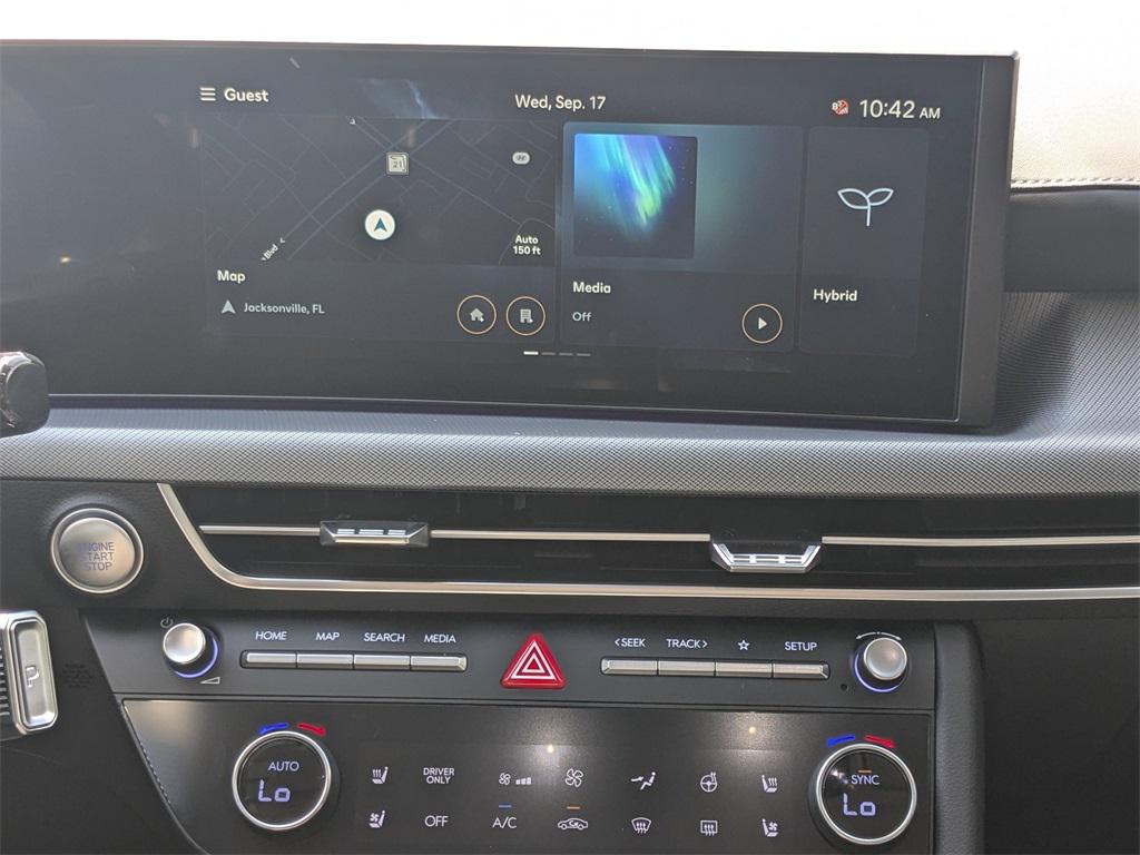 2025 Hyundai Sonata Hybrid Limited photo 13