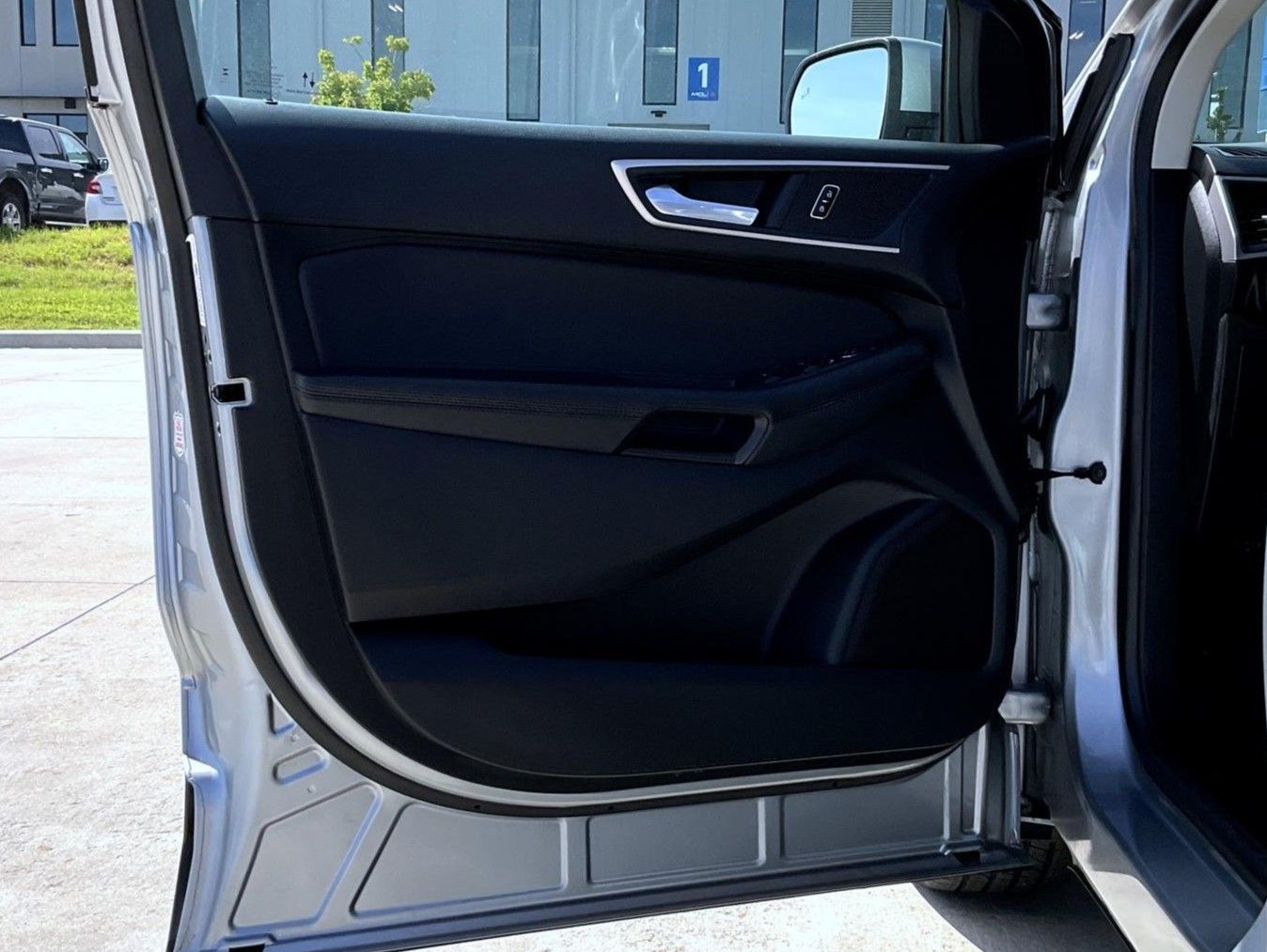 2024 Ford Edge SEL photo 9