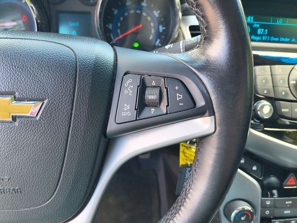 2011 Chevrolet Cruze LTZ photo 17