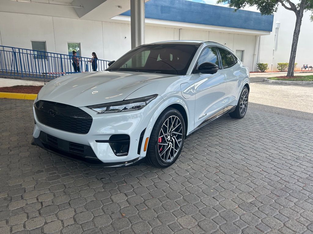 2022 Ford Mustang Mach-E GT photo 2