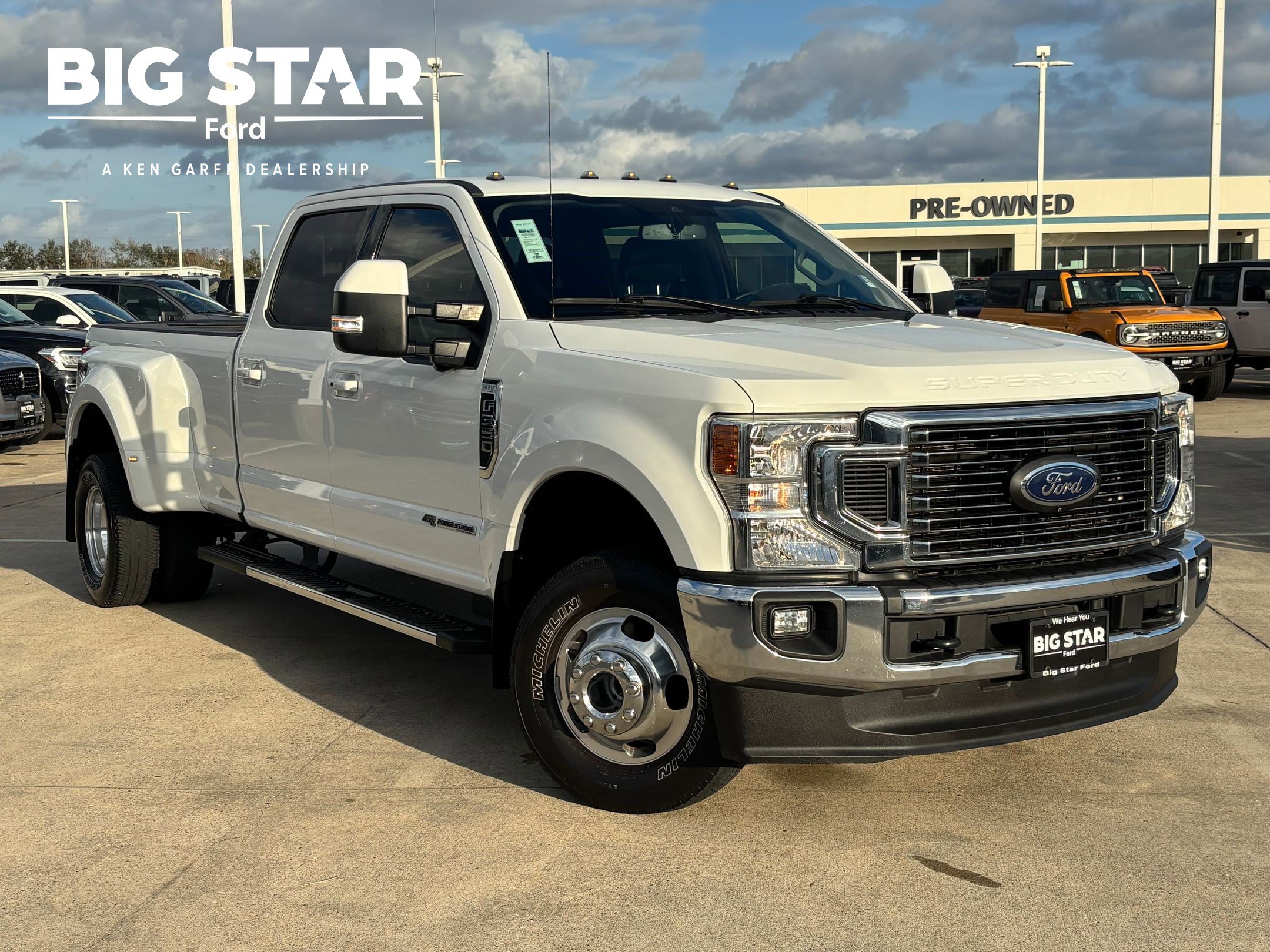 2021 Ford F-350 Super Duty Lariat's photo