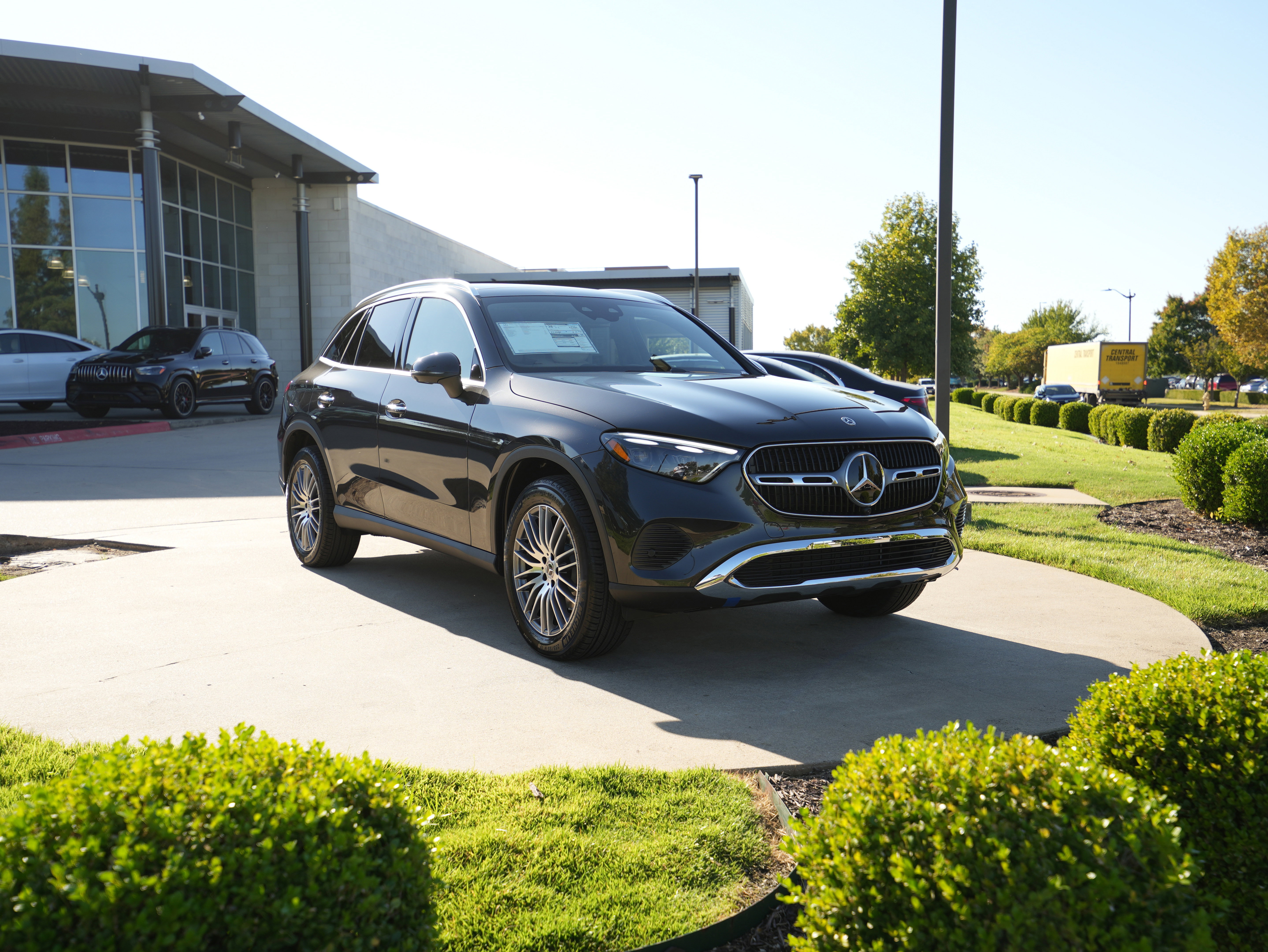 2026 Mercedes-Benz GLC Base's photo