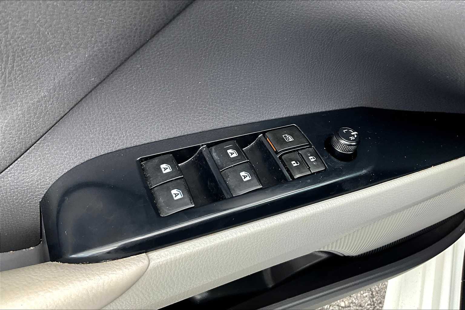 2018 Toyota Camry XLE XSE photo 33