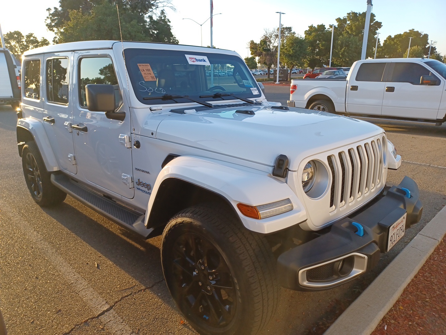 2022 Jeep Wrangler Unlimited Sahara 4xe photo 3
