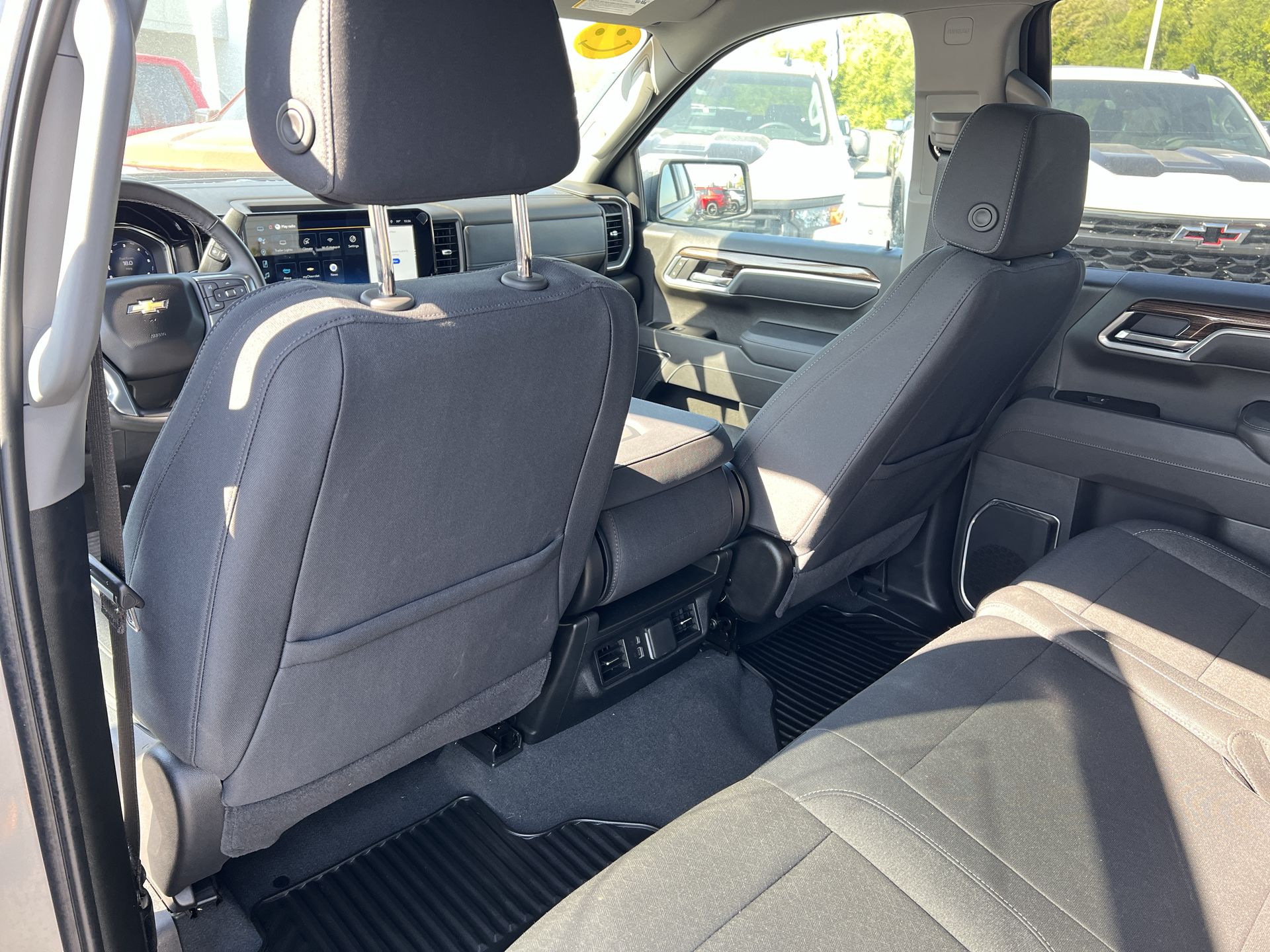 2025 Chevrolet Silverado 1500 LT photo 9