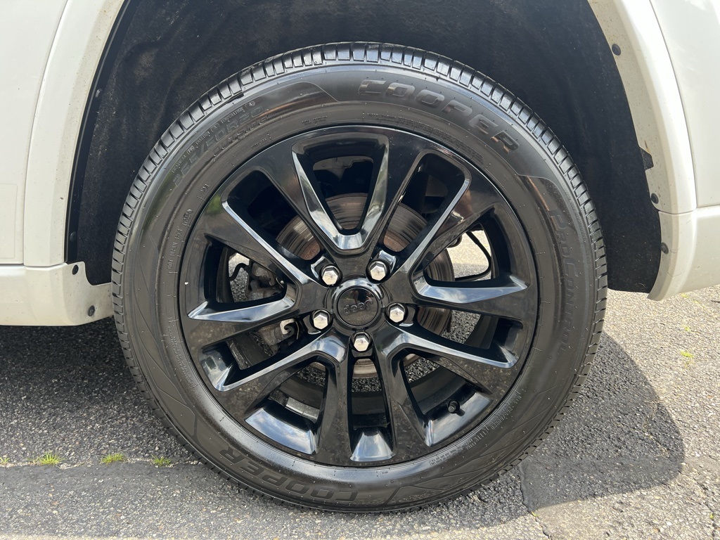 2020 Jeep Grand Cherokee Altitude photo 4
