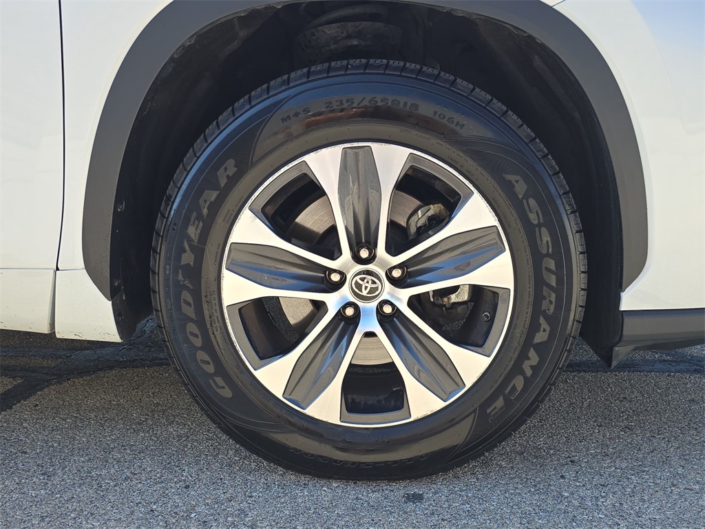 2023 Toyota Highlander XLE photo 38
