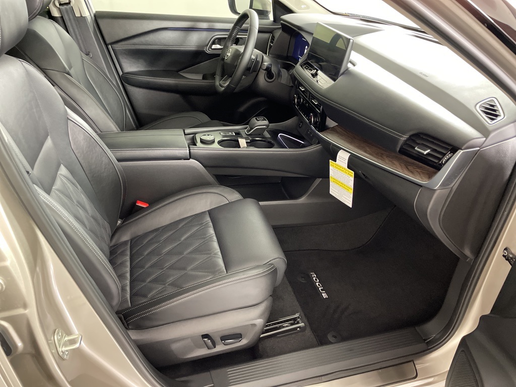 2026 Nissan Rogue Platinum photo 45