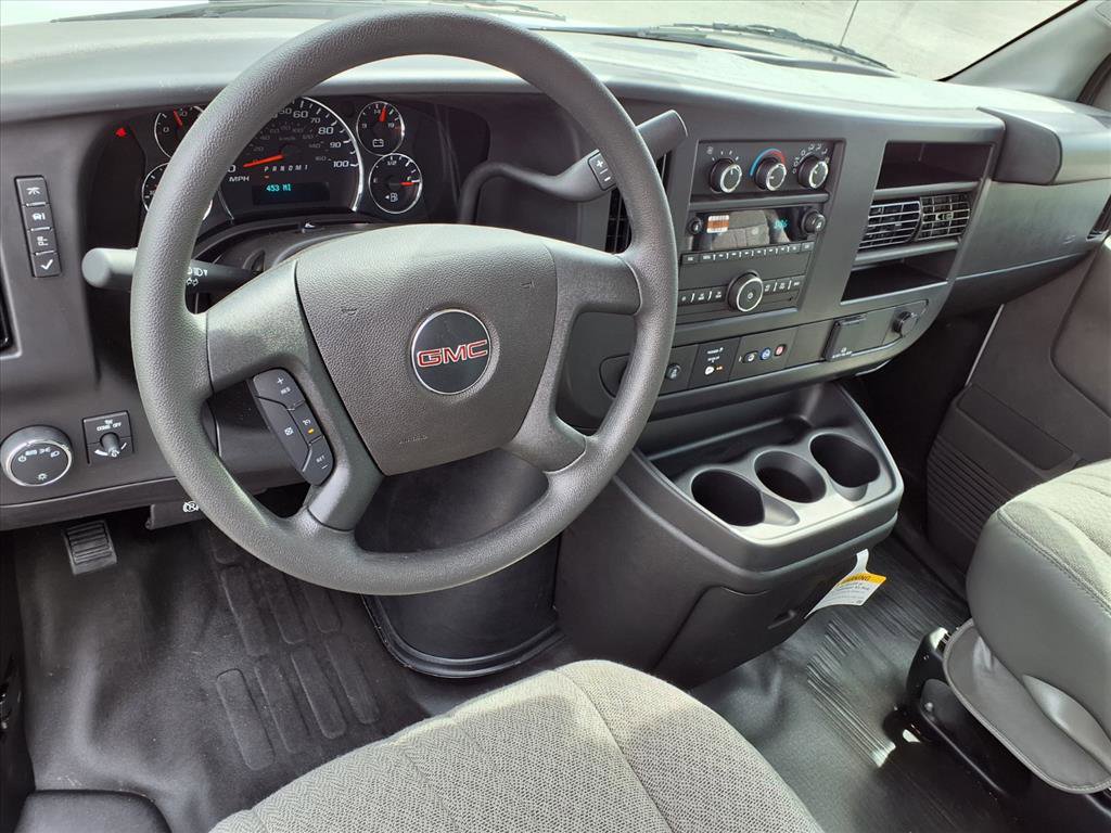 2025 Gmc Savana Cutaway 3500 photo 3